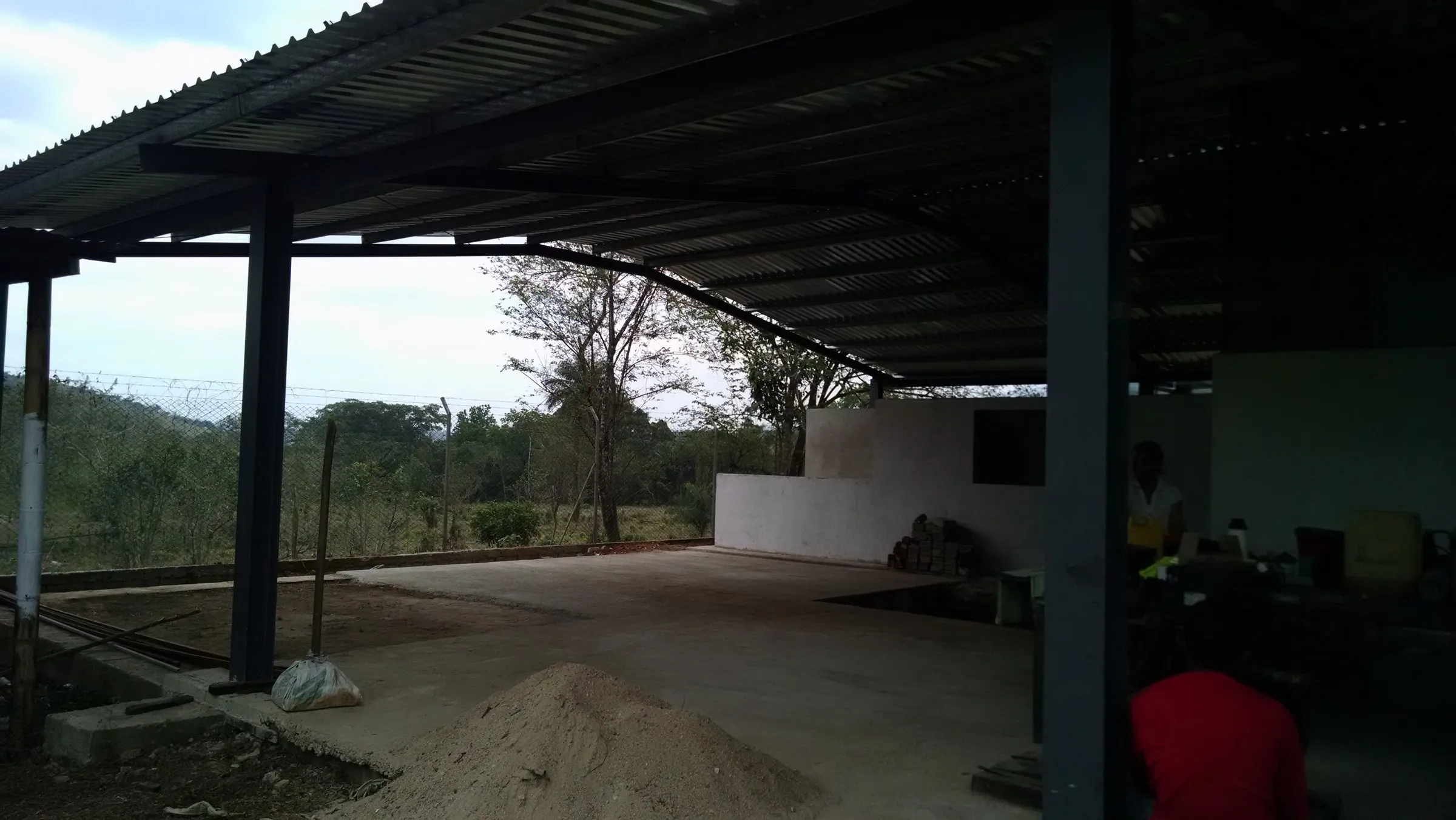 Nave de molienda del trapiche, bajo la estructura de cubierta